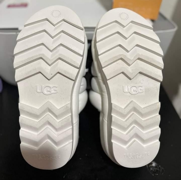 Ugg Slides - Picture 3 of 5